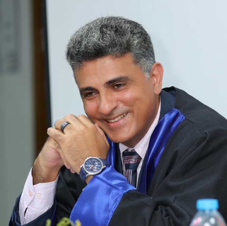 أ.د/ فكري لطيف متولي متولي